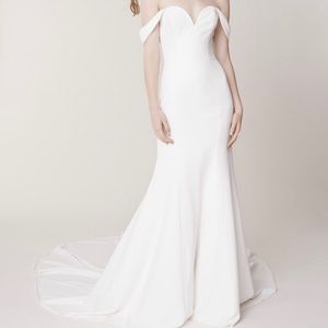 MAJOR PEICE DROP - BRAND NEW Wedding Dress. Never been worn, never altered.